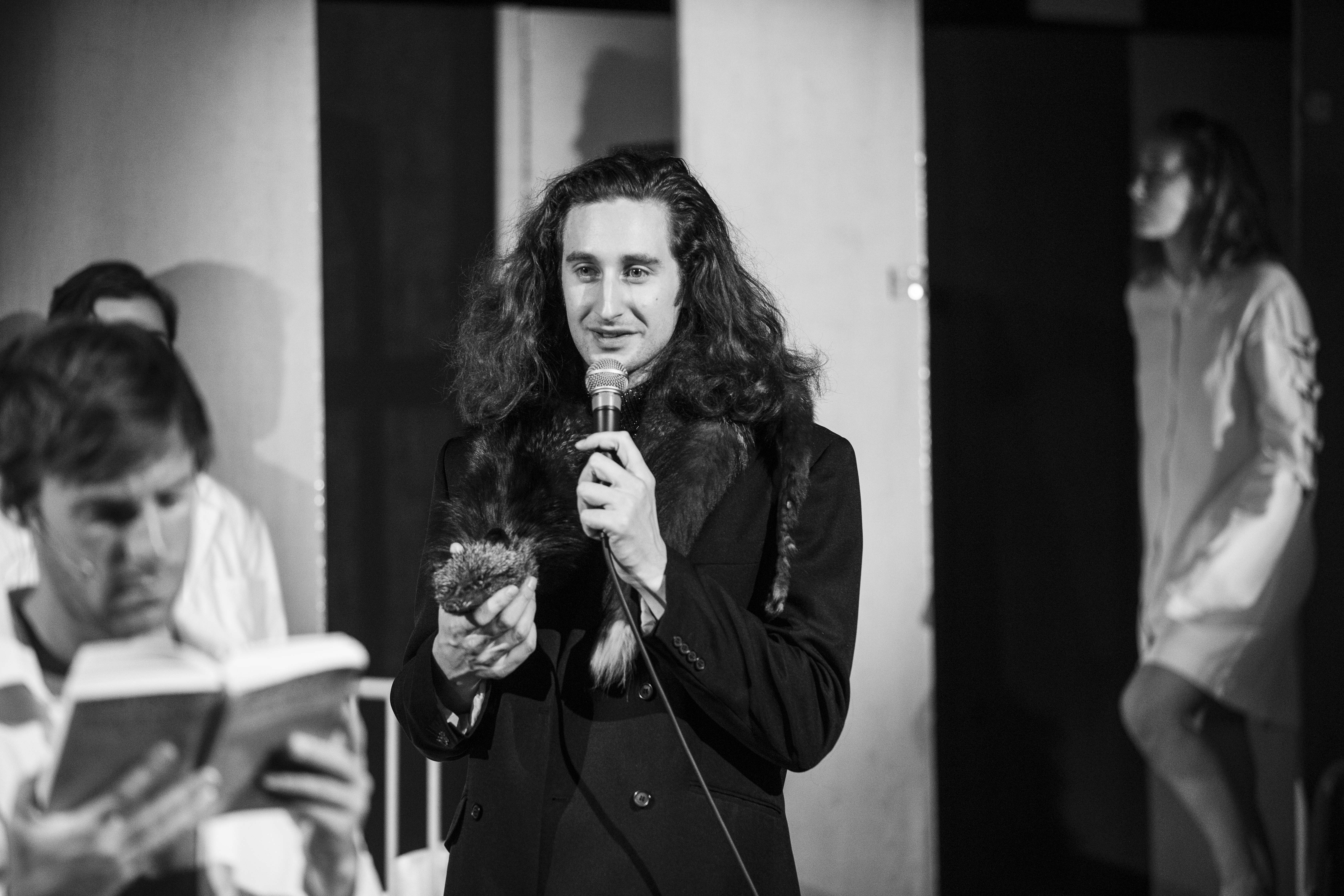 /image/spectacle/sPECTACLES 23-24/hamletemma2-reg-jeanlouisfernandez-031.jpg