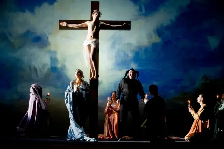 « Mystère bouffe et fabulages » de Dario Fo, mise en scène de Muriel Mayette, salle Richelieu, 2010