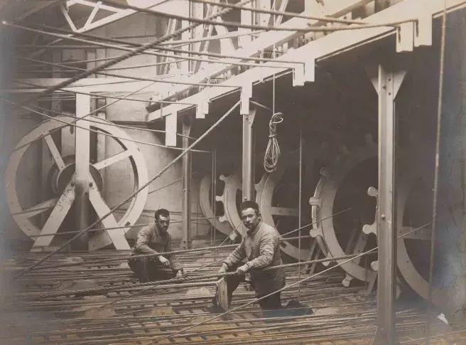 Machinistes. Le gril, [1900]