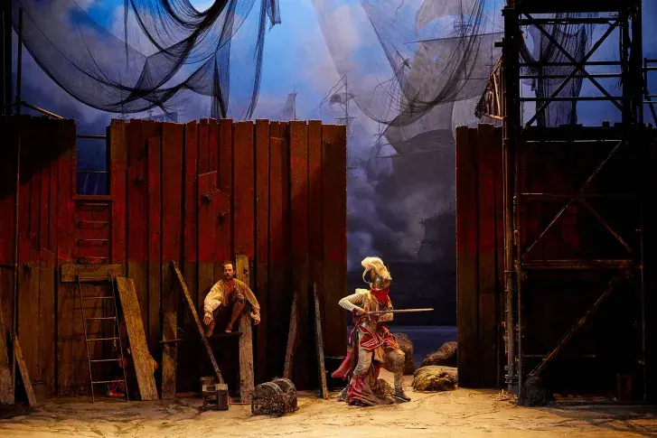 « Les Fourberies de Scapin », 2017, mise en scène de Denis Podalydès, avec Benjamin Lavernhe (Scapin), Bakary Sangaré (Silvestre)