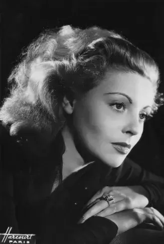 Marie Sabouret, sociétaire de la Comédie-Française de 1953 à 1960. Photographie du Studio Harcourt