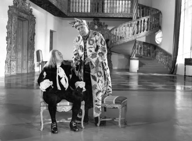 « Le Bourgeois gentilhomme », 1951, mise en scène de Jean Meyer, avec Georges Chamarat (Maître de philosophie) et Louis Seigner (Monsieur Jourdain)