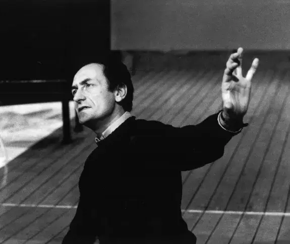 Antoine Vitez dirigeant les répétitions du "Partage de midi" de Paul Claudel au Théâtre Marigny en 1975.