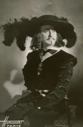 Jean Debucourt, rôle de Don Salluste dans « Ruy Blas », 1938. Photographie du Studio Harcourt