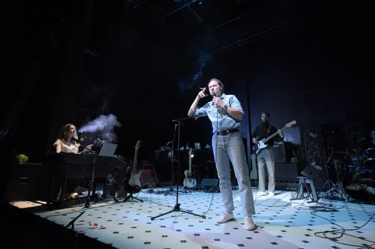 « Les Serge (Gainsbourg point barre) », adaptation et mise en scène de Stéphane Varupenne et Sébastien Pouderoux, arrangements musicaux de Guillaume Bachelé, Martin Leterme, Vincent Leterme et les Serge, Studio-Théâtre, 2019