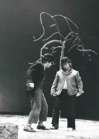 "En attendant Godot" de Samuel Beckett, mise en scène de Roger Blin, Théâtre national de l’Odéon, 1978, avec Michel Aumont et Jean-Paul Roussillon