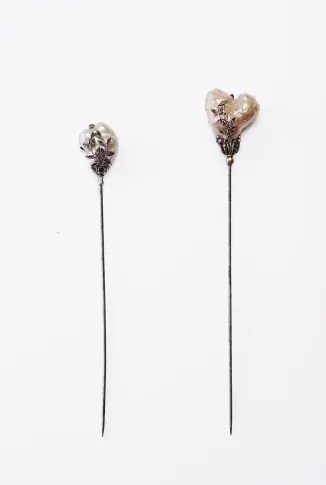 Deux épingles à chapeau ayant appartenu à Béatrix Dussane, vers 1910