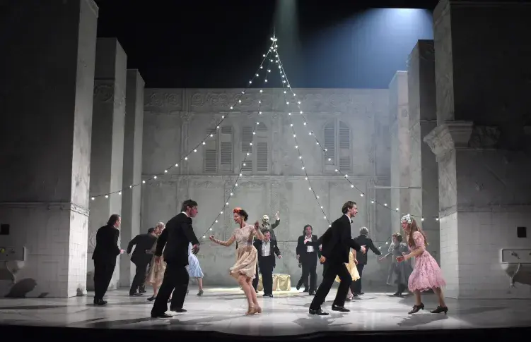 "Roméo et Juliette" de Shakespeare, mise en scène d'Eric Ruf, 2015