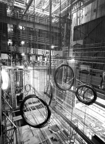 Cage de scène avec les fils. Salle Richelieu, [années 1980]