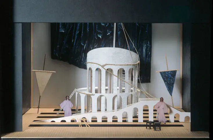 « Amphitryon » de Molière, mise en scène et scénographie d'Anatoli Vassiliev, scénographie de Vladimir Kovalchuk. Salle Richelieu, 2002. Maquette en volume